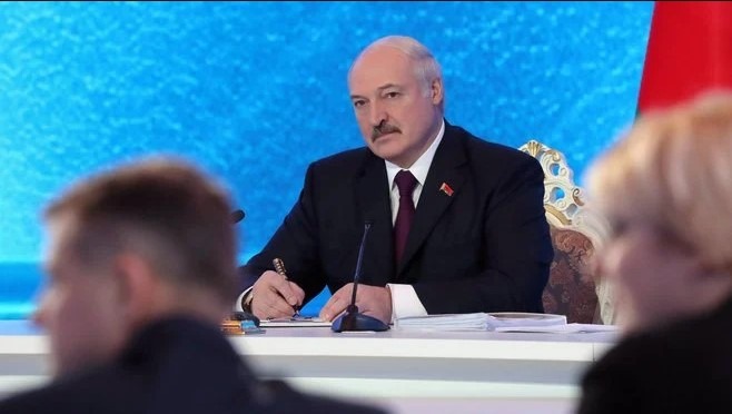 Білорусь б зникла: Лукашенко пояснив, чому не ввів карантин через пандемію
