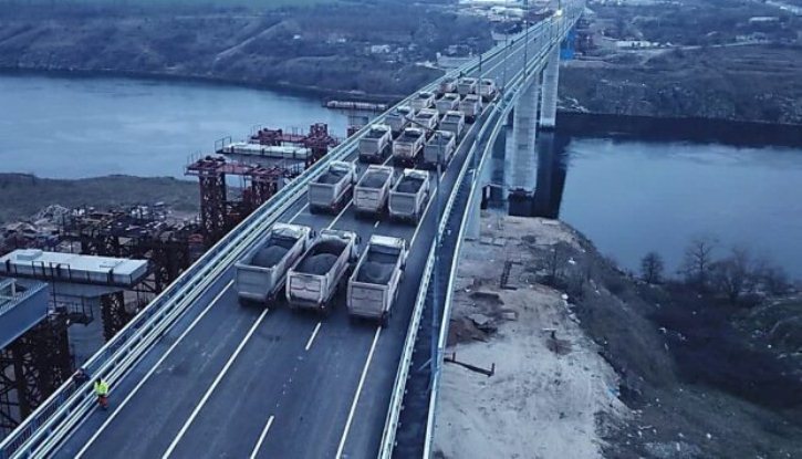Зеленский достроил мост в Запорожье, который стоял 55 лет: «Мы смогли»