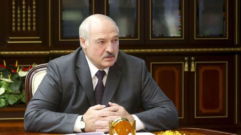 Гроші і визнання: ЗМІ дізналися деталі розмови Меркель і Лукашенка
