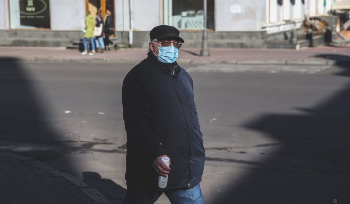 Чому не зникає пандемія коронавірусу і навіть набирає обертів в Україні — лікар відповів