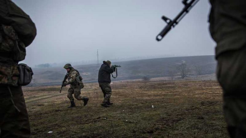 Через ворожі обстріли на Донбасі загинув український військовий