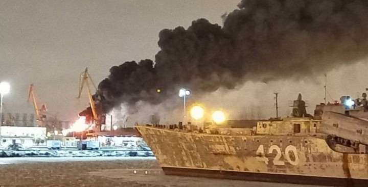 У Росії горить найновіший корвет ВМФ “Проворный” (відео)