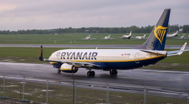 Це була спецоперація КДБ: диспетчер аеропорту у Мінську втік з Білорусі і розповів, як садили літак Ryanair