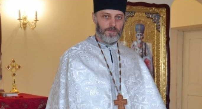 «Жінка в брюках у храмі» – священник розкритикував поширену в українських церквах догму