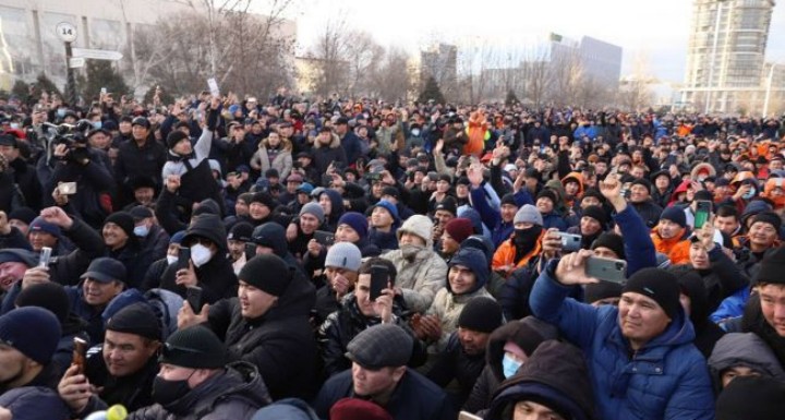 Мітингарі висунули вимогли до влади Казахстану. Згадали й Україну