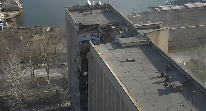 З’явилося відео ракетної атаки на будівлю Миколаївської ОДА