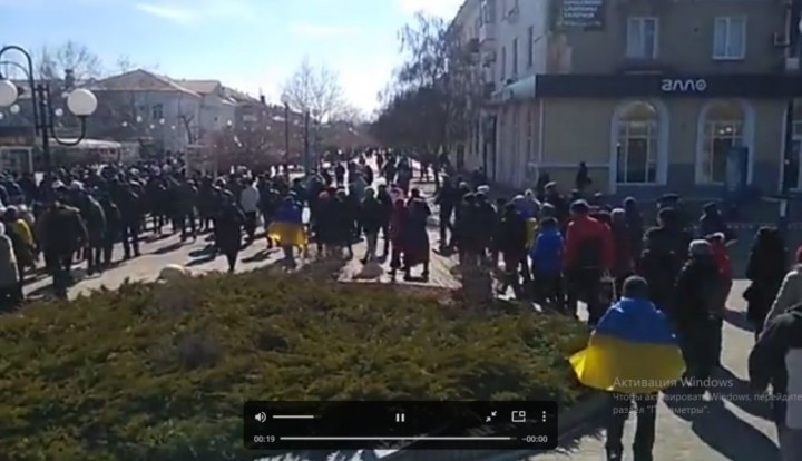 «Бердянськ — це Україна»: в окупованому місті попри погрози жителі вийшли на мітинг (відео)