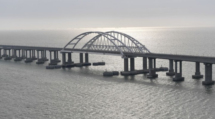 Колишній командувач сил НАТО вважає, що знищення Кримського мосту Україною — це законна мета