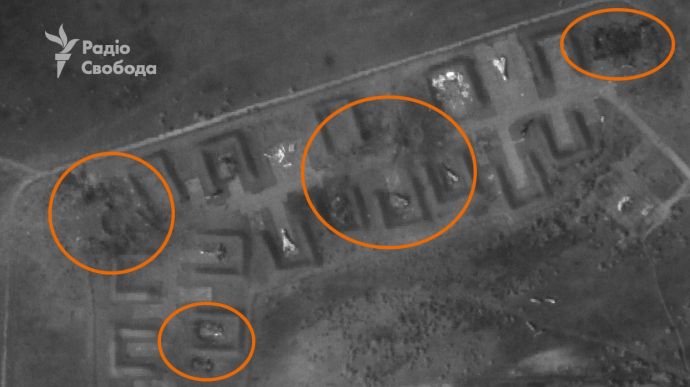 Росія втратила на аеродромі в Криму 9 літаків – є супутникові знімки