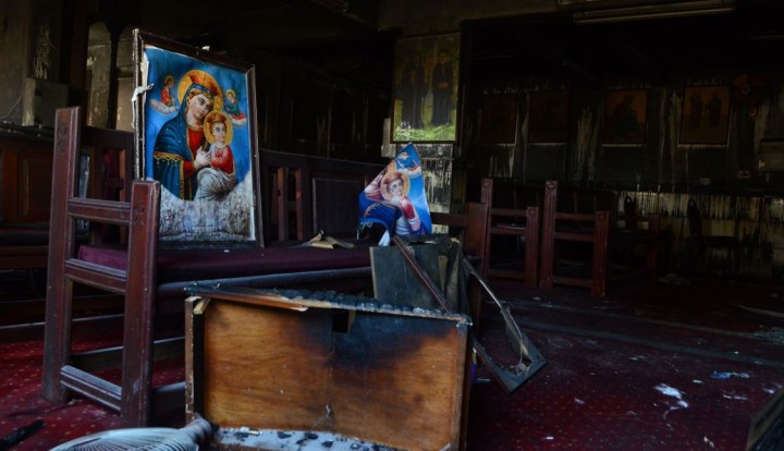 У церкві в Єгипті спалахнула пожежа: загинули понад 40 людей, зокрема – 10 дітей (фото)