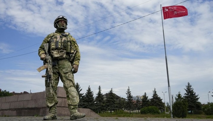 Росія провалила нову хвилю наступу і відтягує війська — Жданов