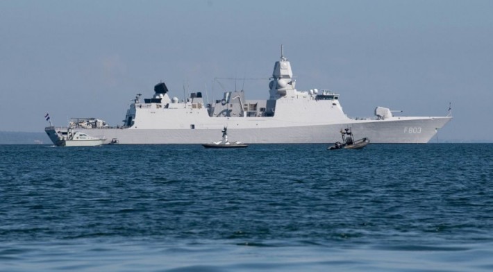 Російські винищувачі ледь не зачепили кораблі НАТО в Балтійському морі