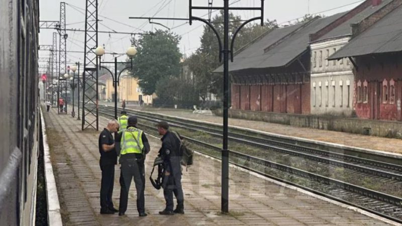 У потязі Черкаси – Івано-Франківськ побились п’яні члени воєнізованої охорони: деталі, відео