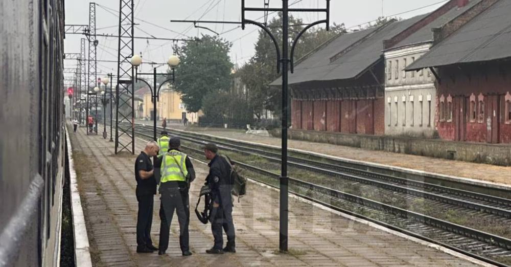 У потязі Черкаси – Івано-Франківськ побились п’яні члени воєнізованої охорони: деталі, відео