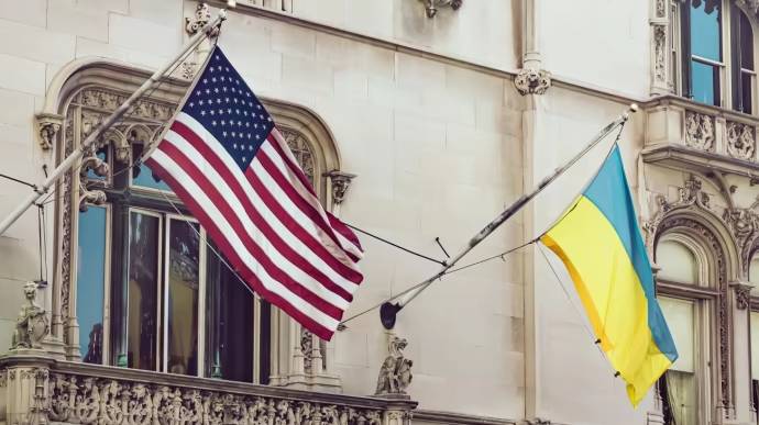 Україна й США всю ніч вели переговори про корисні копалини – ЗМІ