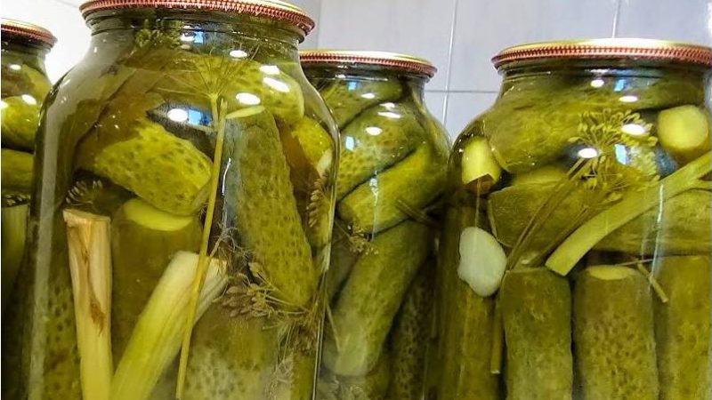 Хрусткі та смачні мариновані огірочки на зиму. Їх завжди з’їдають першими