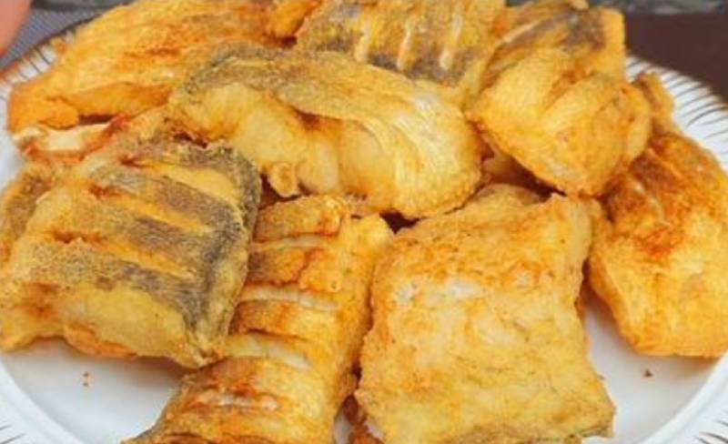 Як я готую найсмачнішу смажену рибу і дуже смачний і підходящий до неї соус! Усі мої друзі просили мене про цей рецепт!