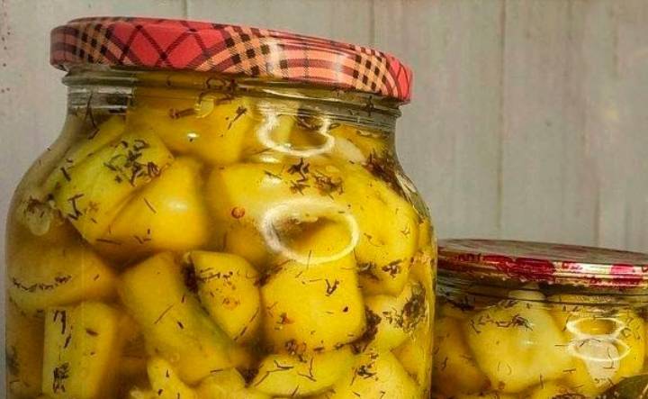 Консервовані кабачки з часником, які на смак нагадують білі гриби