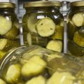 Я вже друге літо готую їх тазами: мариновані огірки по фінськи на зиму (ніякої стерилізації, все дуже просто)