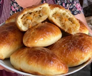 Пиріжки з капустою, які залишаються м’якими навіть наступного дня